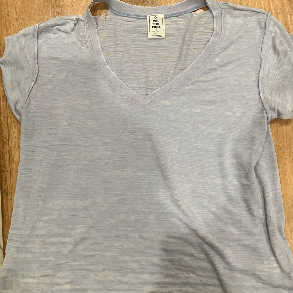 We the Free xs v neck t shirt
